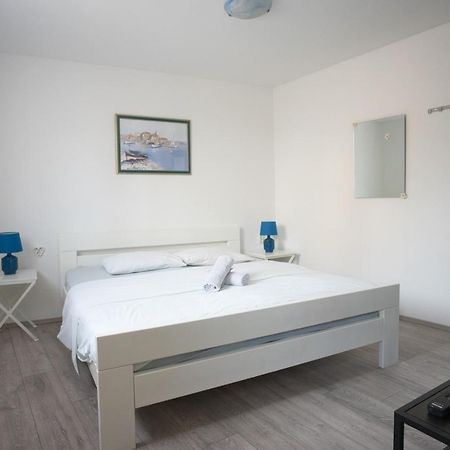 Apartment Fly Split Eksteriør bilde