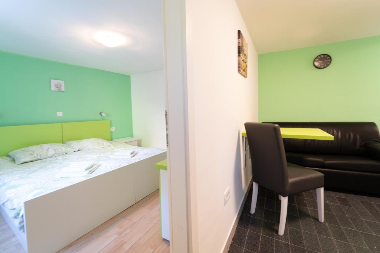 Apartment Fly Split Eksteriør bilde