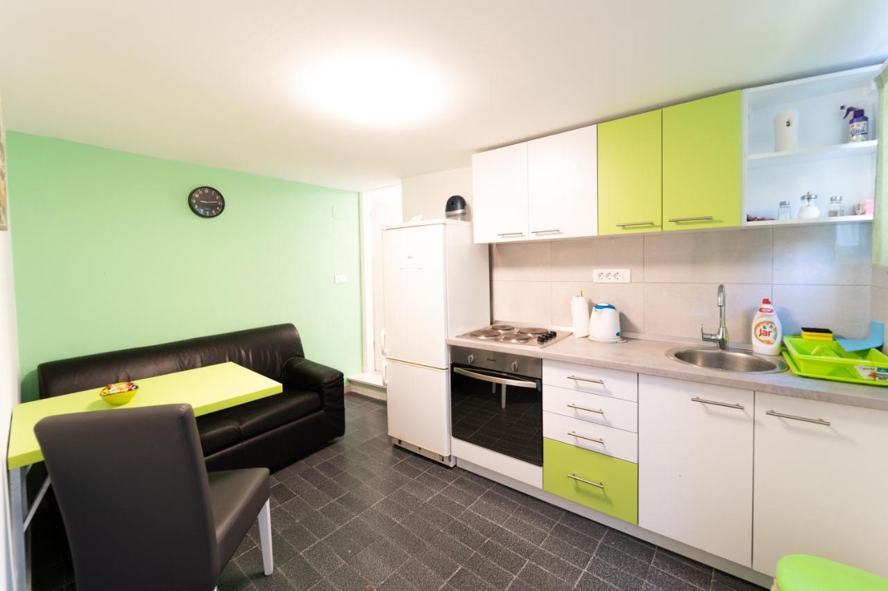 Apartment Fly Split Eksteriør bilde