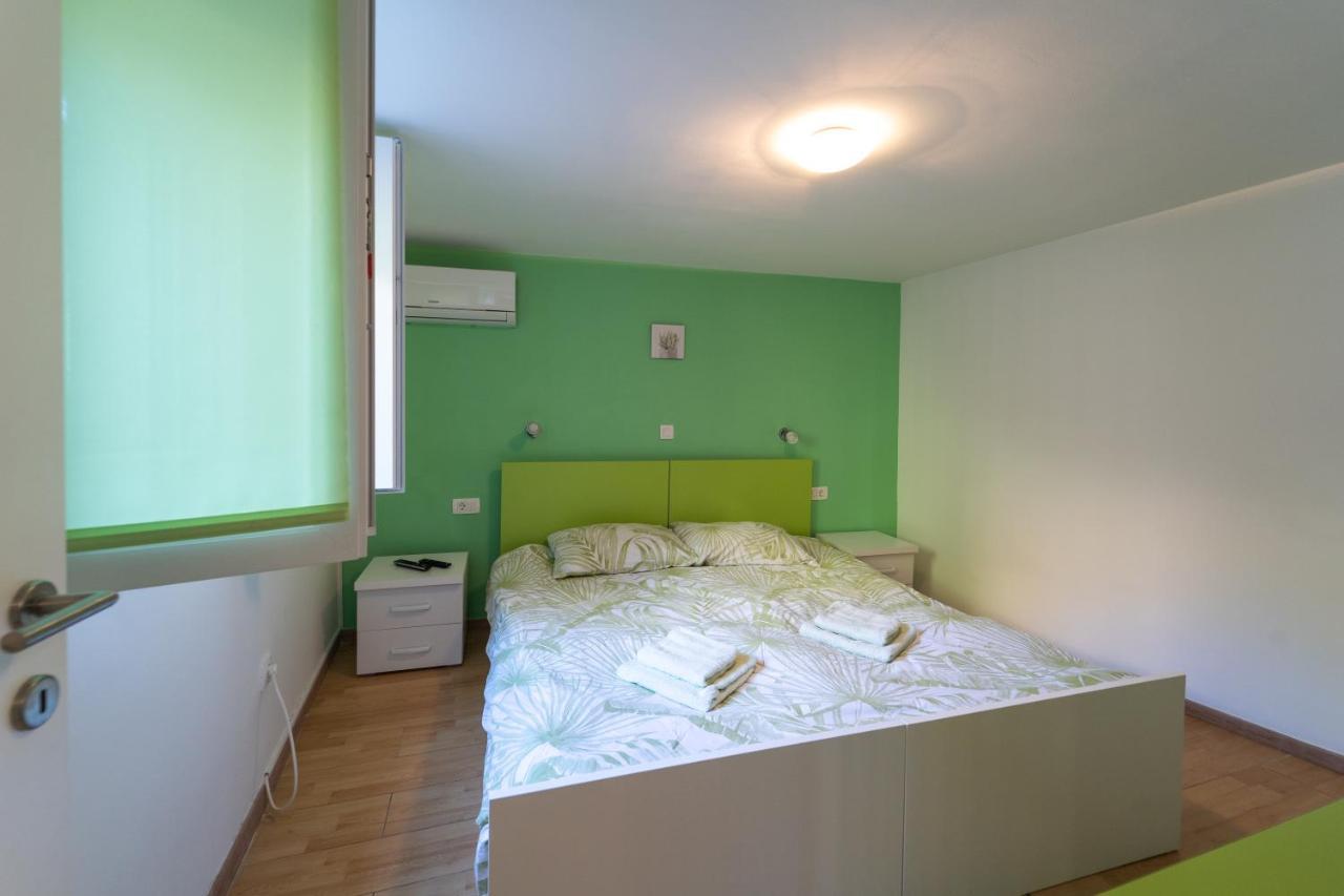 Apartment Fly Split Eksteriør bilde