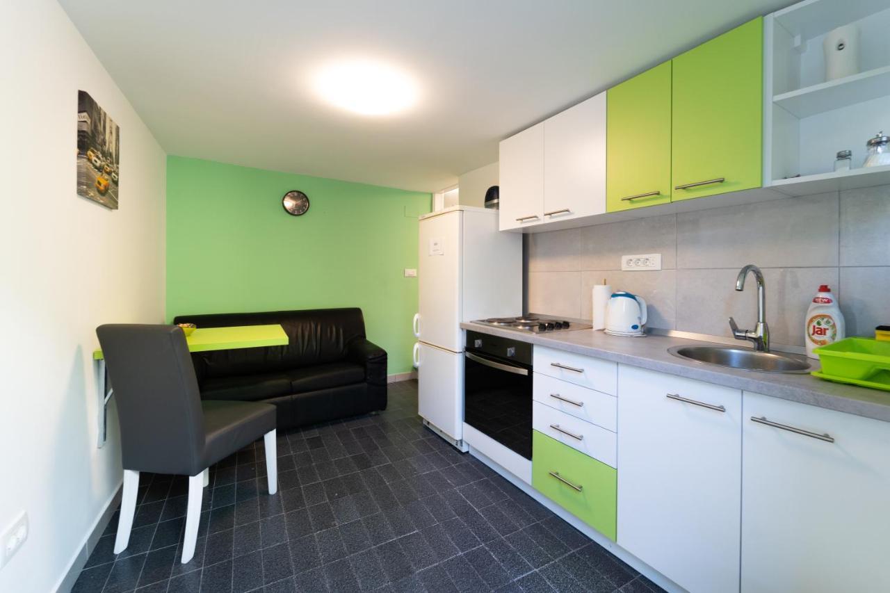 Apartment Fly Split Eksteriør bilde