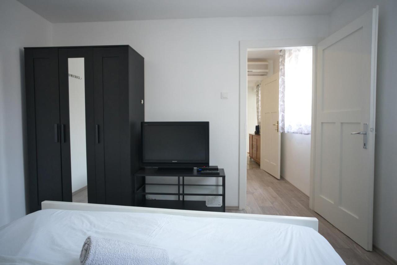 Apartment Fly Split Eksteriør bilde