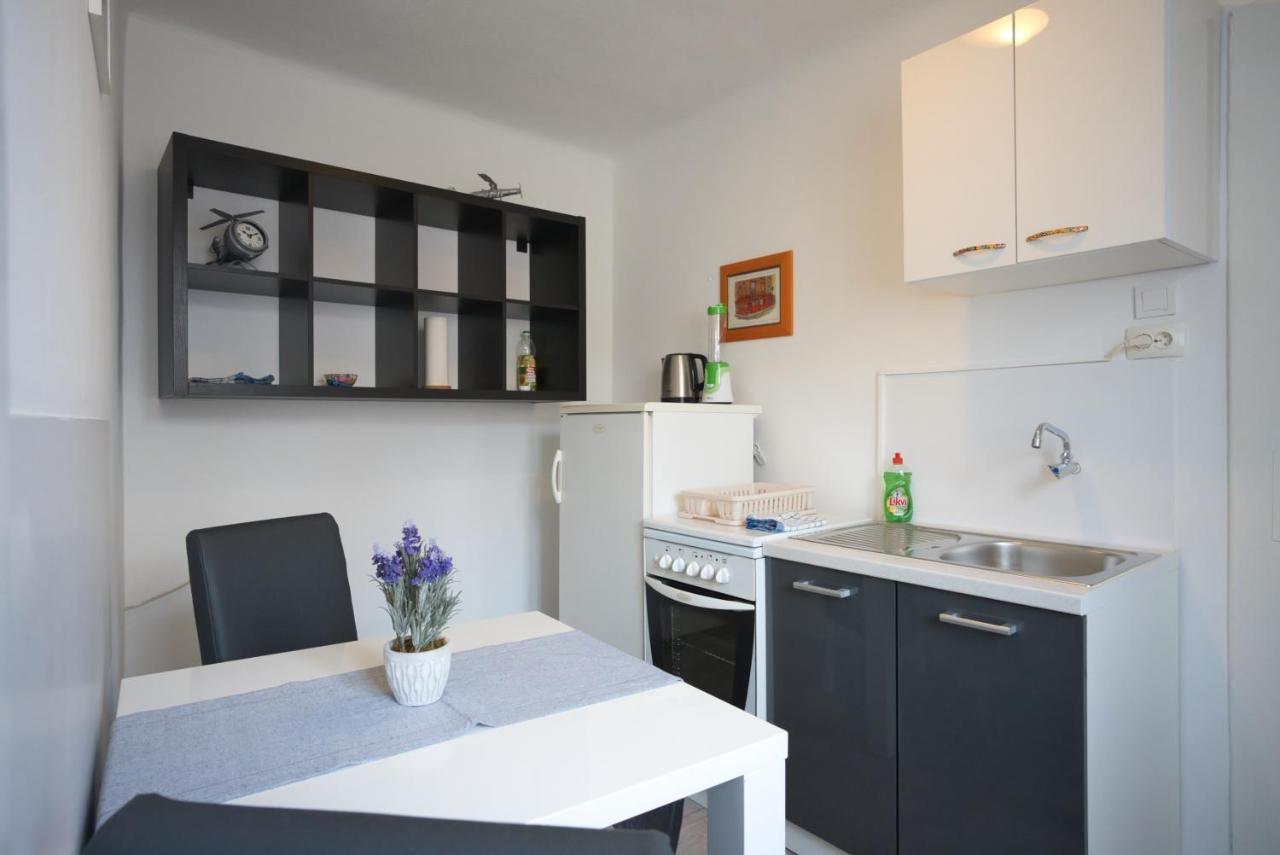 Apartment Fly Split Eksteriør bilde